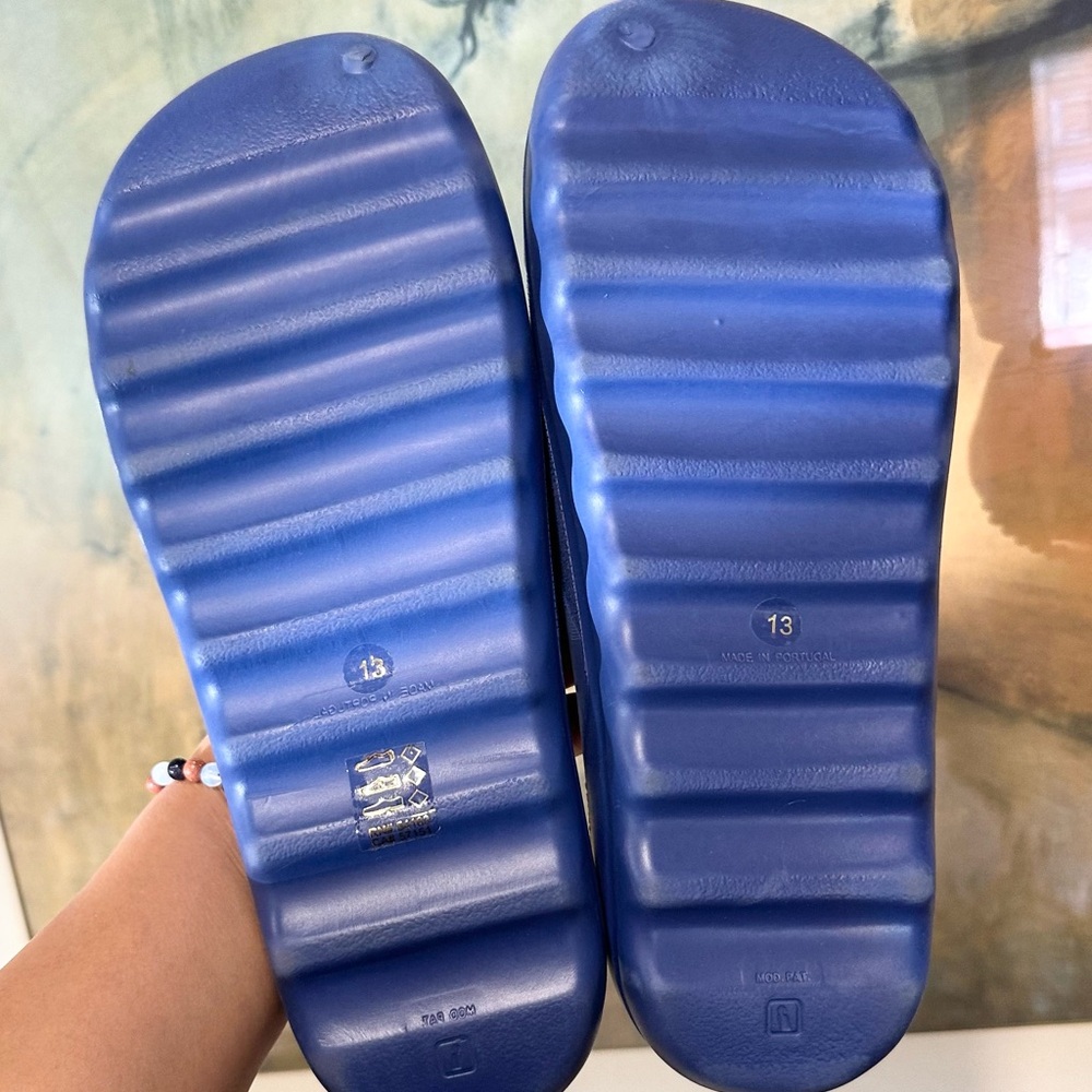 🌸KARL LAGERFELD🌸 Raised Logo Eva Pool Slide Sandal Blue Size: 13 - Picture 12 of 12
